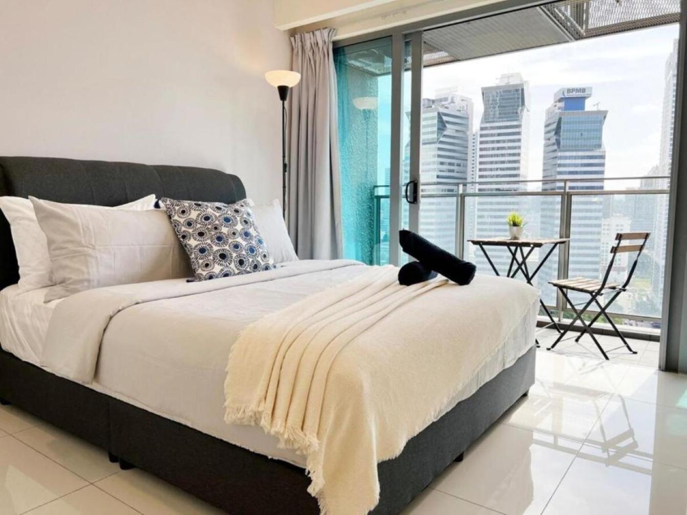 Mercu Summer Suites Klcc By Comfort Suites Куала-Лумпур Экстерьер фото